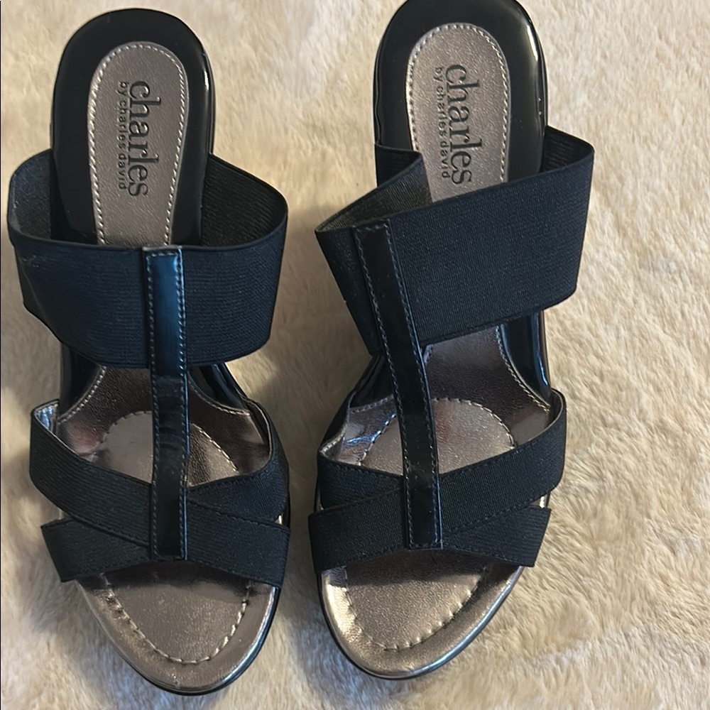 Charles David Black Sandals with Wide Straps and Cushioned Footbed
